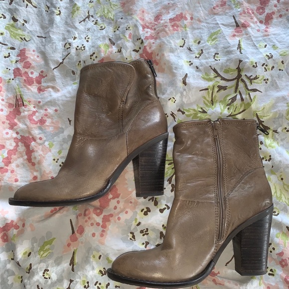 Steve Madden Leather Booties - Picture 2 of 7